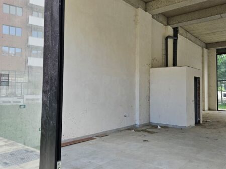 Shitet ambient biznesi,astir,3500€/m²,kati 0
