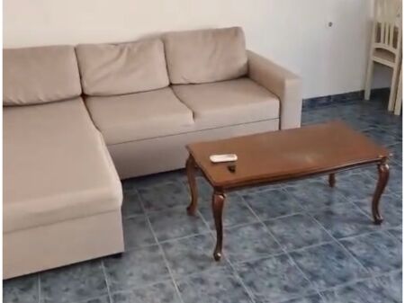 1+1, convertibile in 2+1, via Bardhyl, 4° piano senza ascensore, 150 mila euro