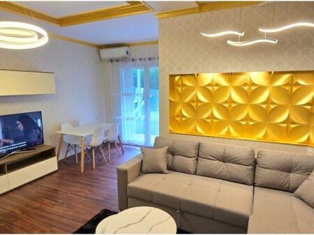 Apartament 2+1për shitje prane Radisson Hotel Liqeni i Thatë, Tiranë