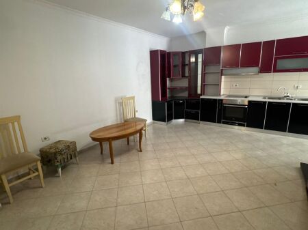  Shitet apartament 2+1 në Astir, te Dy Palmat