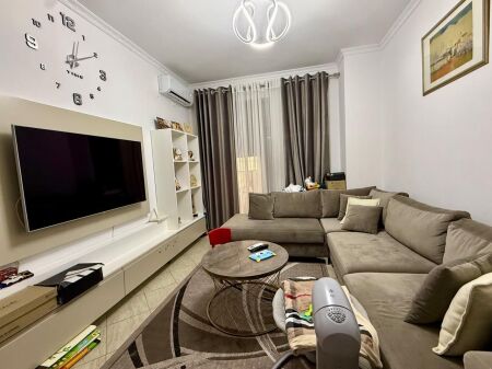 APARTAMENT 1+1 PER SHITJE NE KOMBINAT