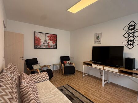  Shitet Apartament 1+1  Myslym Shyr