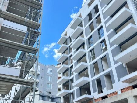 SHITET: 1+1Kopshti Zologjik (Kompleksi Mateo 2) - 160,000€ - Sp.82m² - Orientim Plot Diell: Jug || Prane Liqenit Artificial - Zone Elitare