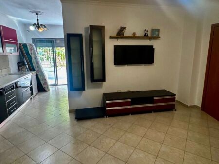 Shitet Apartament 2+1 në Astir, te Dy Palmat