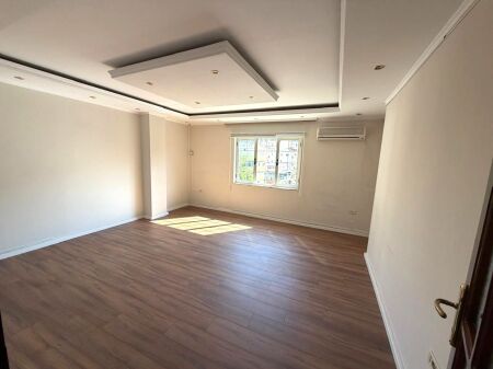 Locale commerciale in affitto, 178 m², 1.600 € in una posizione eccellente, Piazza Willson