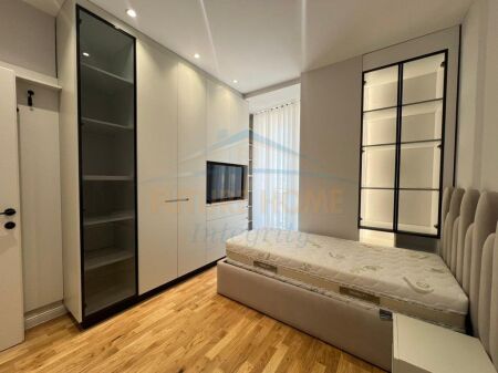  Shitet Apartament 2+1 – Golden Tower Residence, Tiranë