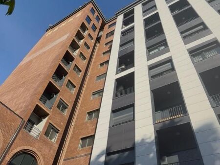 Shitet Apartament 1+1 Rezidenca Henke, perballe Spitalit Amerikan 3Kati i 7 banim Çmimi: 125.000€
