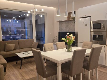 Jepet apartament me qera 2+1 Bulevard i Ri + Post parkimi