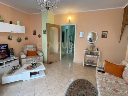 IN VENDITA APPARTAMENTO 2+1+2T+2B E DEPOSITO A VOLLGA, DURRES!