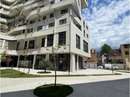 LOCALE COMMERCIALE IN AFFITTO PRESSO SH VASIL SHANTO