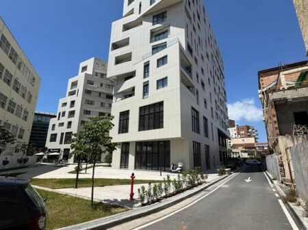 LOCALE COMMERCIALE IN AFFITTO PRESSO SH VASIL SHANTO (SPRING RESIDENCE)