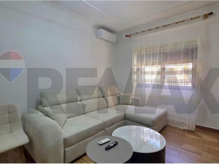 Apartament modern 1+1 me qera afatgjatë, i pozicionuar pas Salvadore, vetëm pak minuta nga Lungomarja dhe Skela.