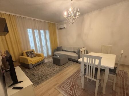 APARTAMENT 3+1 ME QERA MYSLYM SHYRI