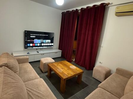  Jepet me Qira Apartament 1+1 – Kompleksi Tom Doshi, Shkozë 