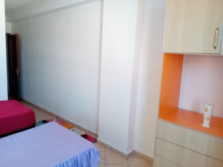 Jepet 1+1 e mobiluar rruga Todi Shkurti