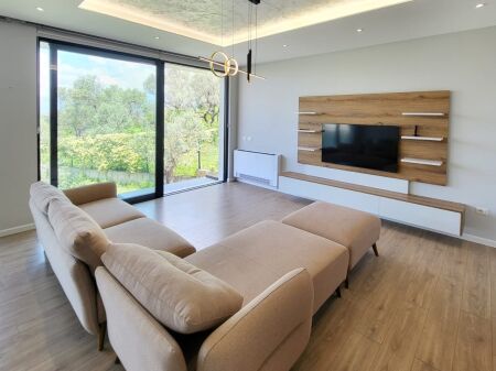  3-Storey Villa for Rent – Dry Lake, Tirana
