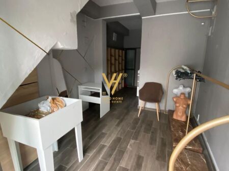 AFFITTASI NEGOZIO 17 M2 NELLA CITTÀ STUDENTI 200 EURO