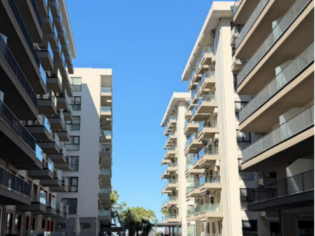  Occasione – 1100€/m²    Appartamento 2+1+Lavanderia presso Holiday Inn, Shëngjin