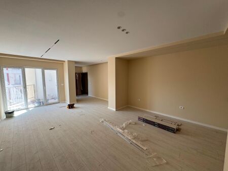 Shitet Apartamenti 3+1+2Zogu I Zi , Tirane