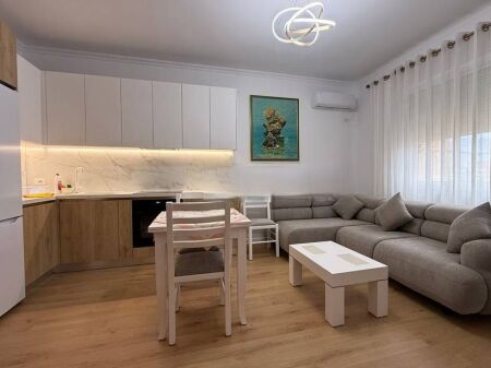 APARTAMENT 2+1 GARAZH PER QIRA NE RRUGEN KONGRESI I MANASTIRIT!
