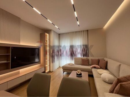 Jepet me qira apartament 2+1+parkim-Zogu i Zi