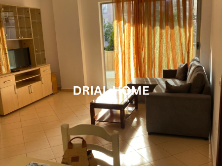 Apartament me qera 1+1