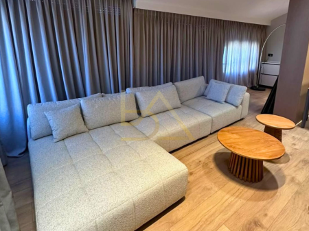 In Affitto – Duplex 3+1+2 con Posto Auto, vicino a Kodra e Diellit, Tirana