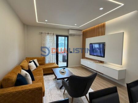 Shitet Apartament 1+1 në Fresk!