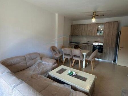Shitet,Apartament 2+1 Fresku,Tirana  