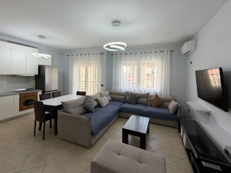  JEPET ME QERA APARTAMENT 2+1+2 – Rruga Qemal Stafa