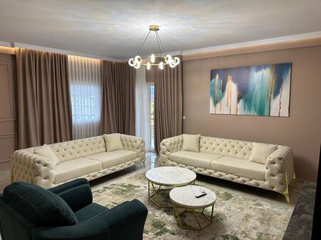 Jepet me qera apartament luksoz 3+1 Liqeni Farkes
