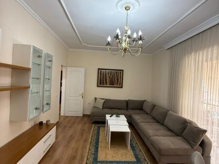 Apartament 2+1 per qira tek Sheshi Avni Rustemi tek Pazari i Ri.