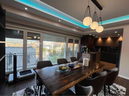 Duplex in vendita a Kodra e Diellit 2