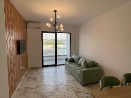 Shitet Apartament 1+1 ne Golem !