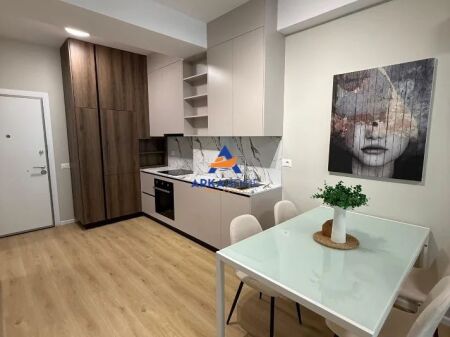 JEPET APARTAMENT 1+1 ME QERA "TEK KOMPLEKSI KADIU" 45.000 LEKE