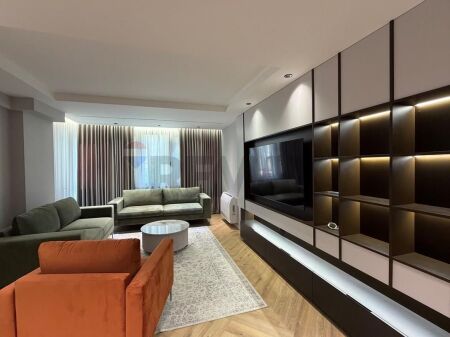 Apartament 2+1+2 me qera Blloku