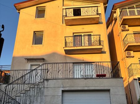 Apartament 2+1 plus tre ballkone zona Fresk.