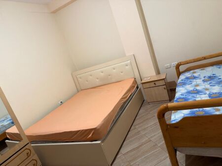 Kodra e diellit , apartament 1+1 me qera 30,000 leke  
