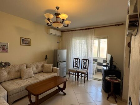 Shitet Apartament 1+1   Shkolla "Vasil Shanto". 140.000 euro