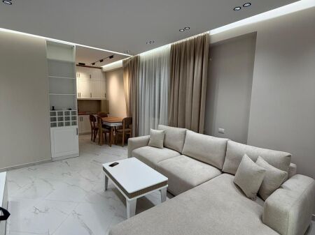  AFFITTO – Appartamento 2+1+2 al Complesso Golden Park  Di fronte all'Ospedale Americano 3 Prezzo: 60.000 Lek / mese