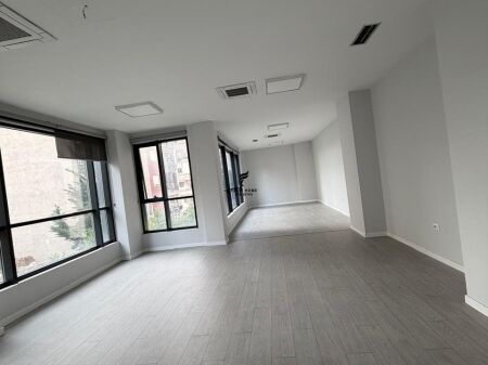 UFFICIO IN AFFITTO 404 M2 NUOVO MERCATO 520.000 LEKE FH-74595