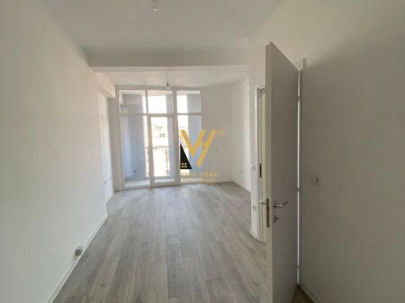 JEPET ZYRE 72 M2 ME QIRA TE KIKA 2, KOMUNA PARISIT 70.000 LEKE