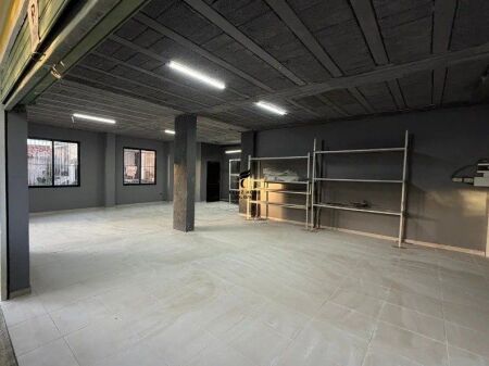 MAGAZZINI IN AFFITTO 120 M2 LAPRAKE 75.000 LEKE FH-67415