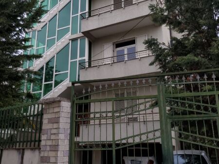 Casa a 4 Piani – Piani in Affitto