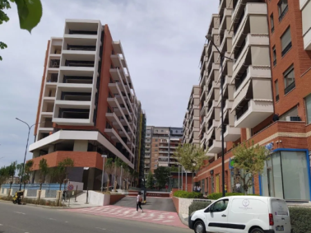Locale Commerciale in Affitto – Complesso Delijorgji