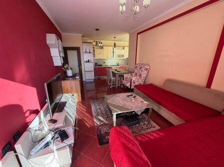Shitet Apartament2+1+2,Unaza e re.