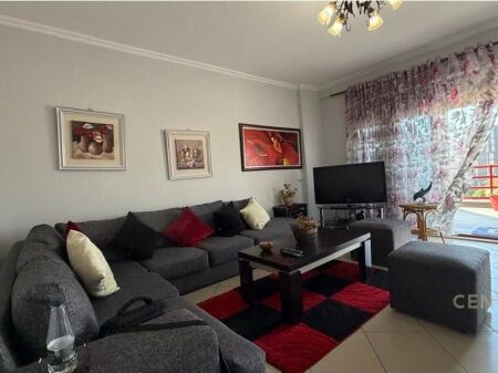 APARTAMENT 2+1 PRANE GJIMNAZIT PARTIZANI!