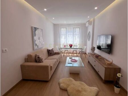 JEPET APARTAMENT 2+1 ME QIRA PRANE, NE ZONEN E ISH BLLOKUT 850 € /Muaj