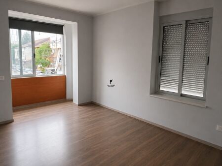 UFFICIO IN AFFITTO 74 M2 STADIO DINAMO 55.000 LEKE FH-74583