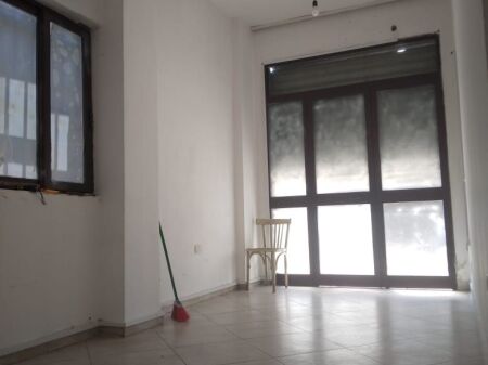 Affitto | Ambjent Biznesi | Stacioni i Trenit | 200 €/mese